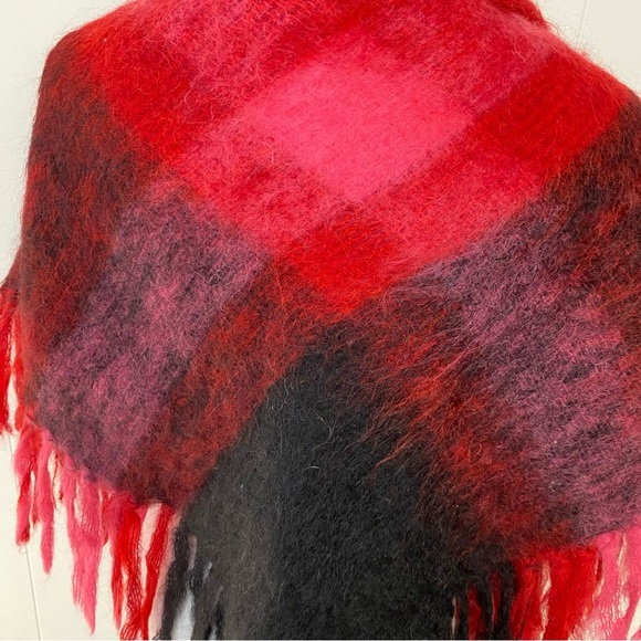 VTG Royal Scot Mohair & Wool Wrap Cape Shawl Red Pink Black Fringe England - Picture 13 of 13